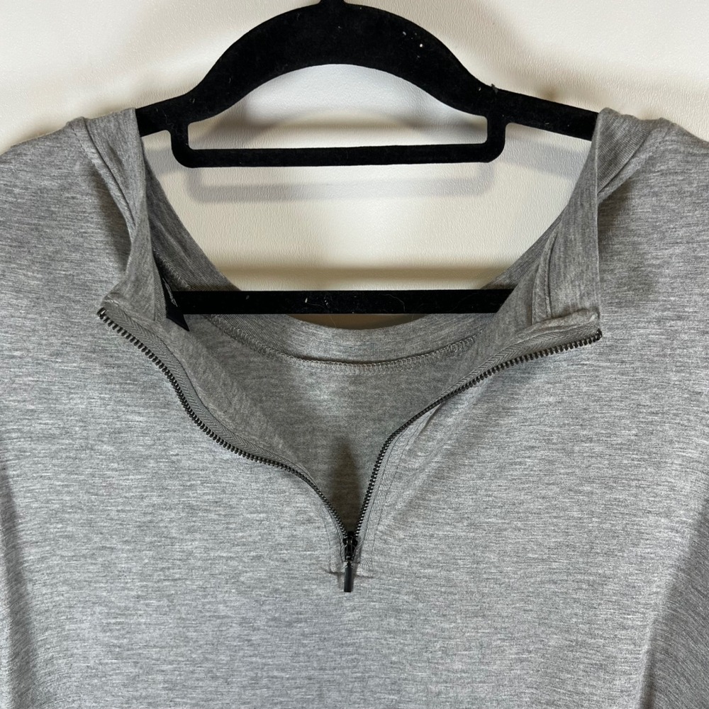 Mossimo Womens Gray Mixed Media Short Sleeve Back Zip Blouse Top Size Medium NWT - Picture 11 of 11